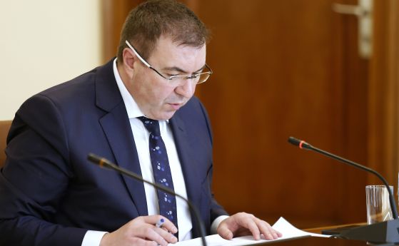 Ангелов за закриването на НОЩ: Не сме боксова круша за политически мераклии