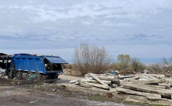 Петко Димитров: Изхвърлят траверси от трасето на трамвай № 5 в Симеоново, правят незаконно сметище