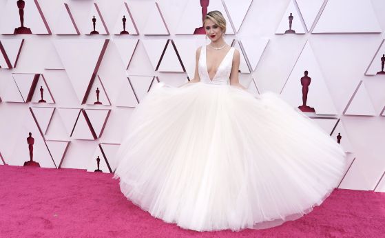 Мария Бакалова не взе Оскар, но впечатли с рокля на Луи Вюитон