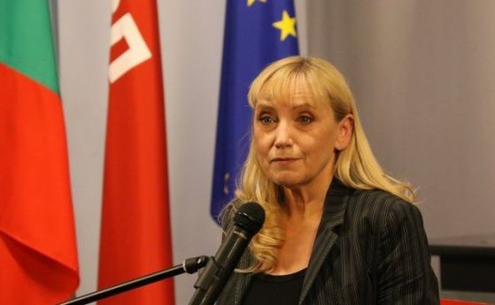 Елена Йончева: БСП ще бъде пометена, ако получи мандата и не го върне веднага