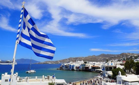 Отварят заведенията в Гърция от днес. Маските остават за целия сезон