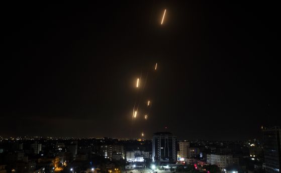 Десетки убити и стотици ранени. Ракетната война между Израел и Хамас ескалира