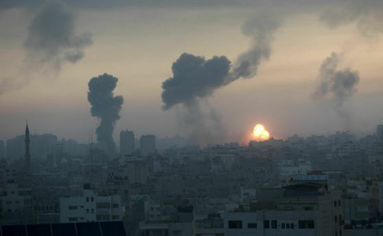 Израел бомбардира тунели на Хамас, започна втора седмица на насилие