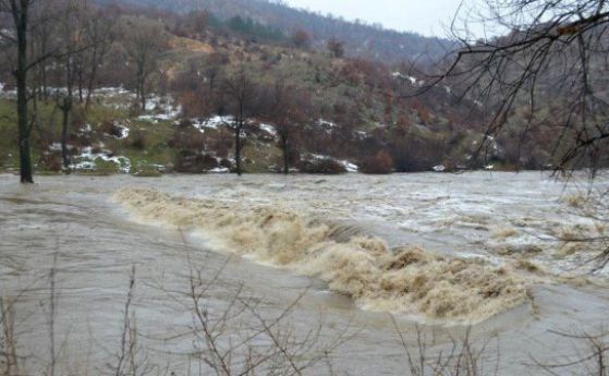МОСВ: Опасност от наводнения и повишение на речните нива