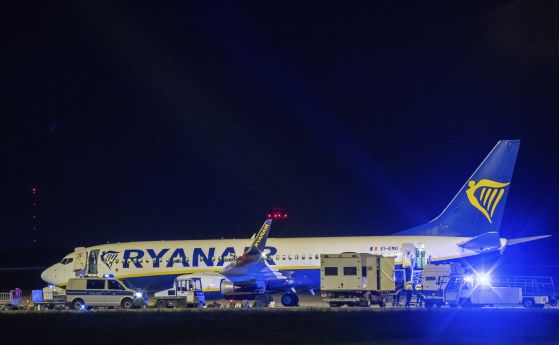 Самолет на Ryanair е бил приземен аварийно в Берлин за претърсване
