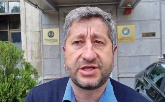 Демократична България поиска оставката на Илко Желязков
