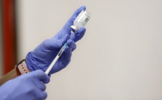 Мобилни екипи ваксинират в Пловдив, Благоевград и Стара Загора