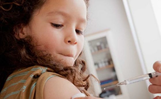 Децата и COVID-19: според института 'Роберт Кох' ваксината на Пфайзер дава 100% защита