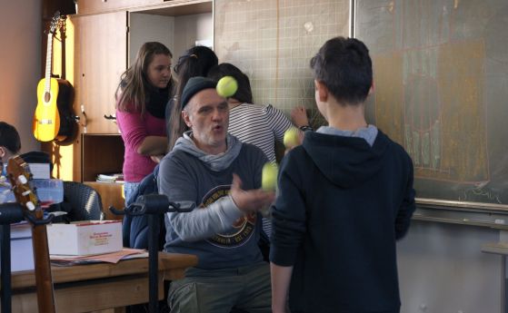 Младото европейско кино влиза в класната стая, показва и панорама от жени за жени