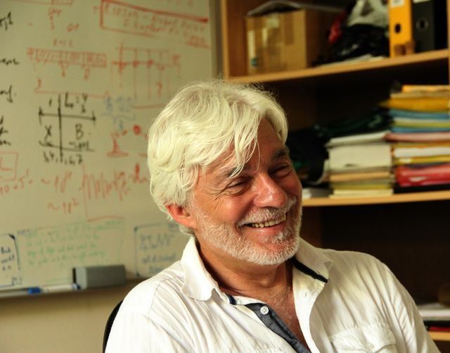 Учени от СУ и БАН с проект за български лекарства срещу COVID-19