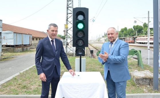 Нова жп линия ще свързва гарата и летището в Бургас