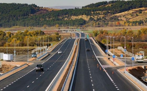 АПИ предупреди за възможни задръствания по магистралата към Калотина