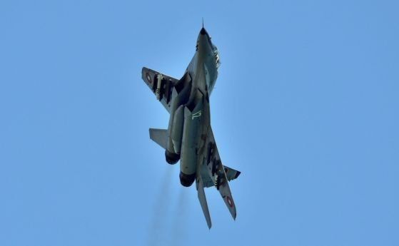 Черната кутия на падналия МиГ-29 потегля към Русия
