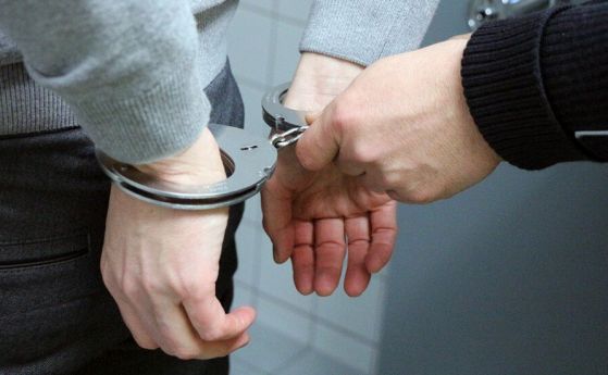 Задържаха девет души за купуване на гласове в Бургаско