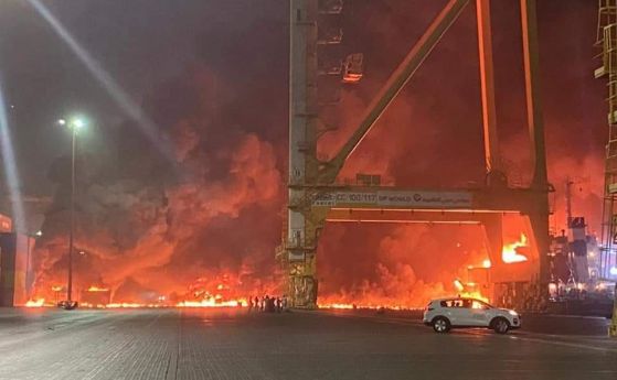 Мощен взрив на пристанището в Дубай