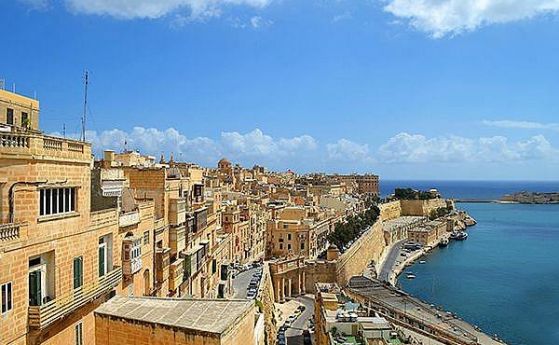 Малта ще пуска неваксинирани, но с карантина