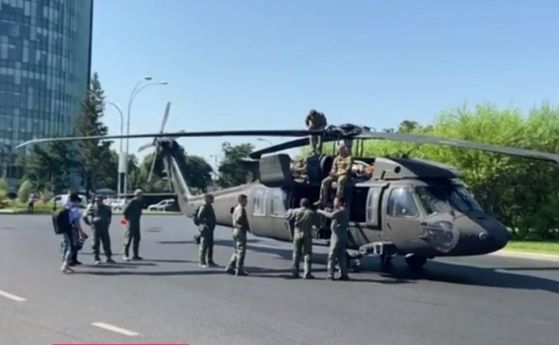 Американски военен хеликоптер кацна в центъра на Букурещ