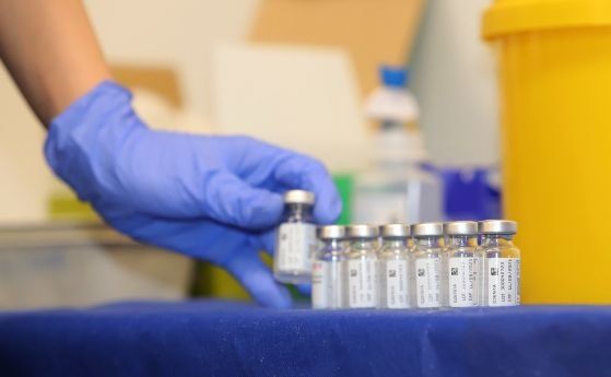 Повече от половината медици у нас са ваксинирани срещу COVID-19, твърди БЛС