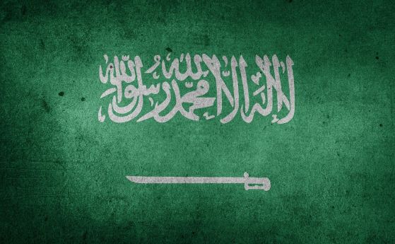 Саудитска Арабия плаши гражданите си с 3-годишна забрана за пътуване, ако посетят страна от червената зона