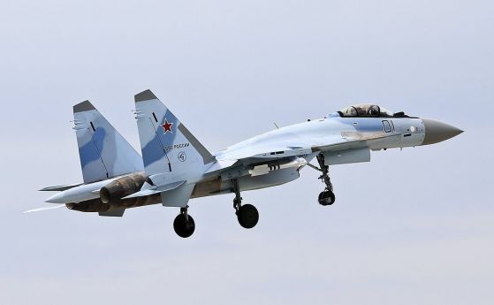 Руски военен самолет се разби в Охотско море