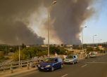 Хиляди напускат домовете си край Атина заради пожари и ''най-тежката топлинна вълна от 30 години насам''