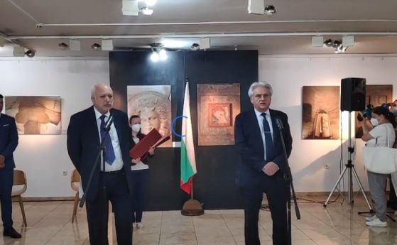 Грамоти за служители на МВР за върнати в България културни ценности