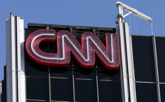 CNN уволни трима служители, защото отишли на работа неваксинирани