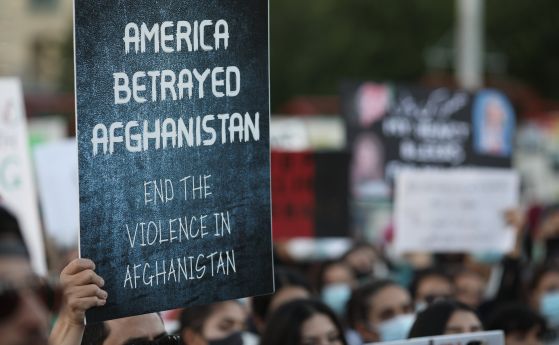 Спасих живота на много американци и те ме изоставиха: разказва техен афганистански преводач