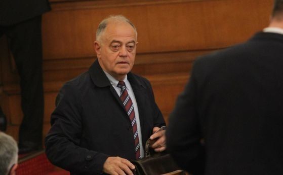 Атанас Атанасов намекна за компромис с ИТН: Ива Митева е подходяща за премиер