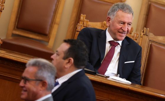 Вдигането на пенсиите ще увеличи бюджета на НЗОК