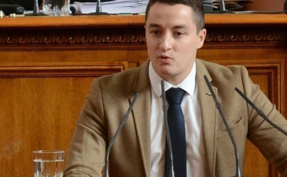 Пеевски и Доган вече гърмят шампанско. ДПС и ГЕРБ не искат правителство