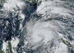 Луизиана се евакуира в очакване на урагана Ида