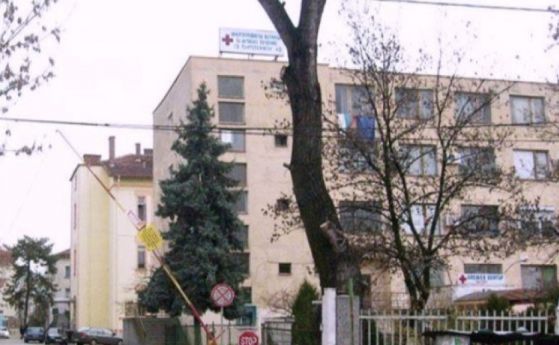 Три COVID отделения разкриха в Ямбол, РЗИ настоява да се включи и частната болница
