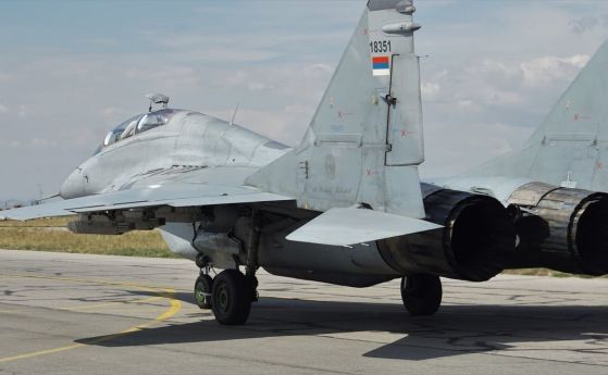 Три сръбски МиГ-29 кацнаха в авиобаза Граф Игнатиево