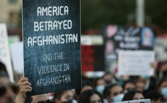 След изтеглянето от Афганистан: Западът трябва да наблюдава не само Китай, а и Иран
