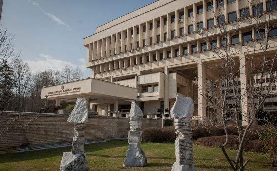 Външно евакуира последния българин от Афганистан