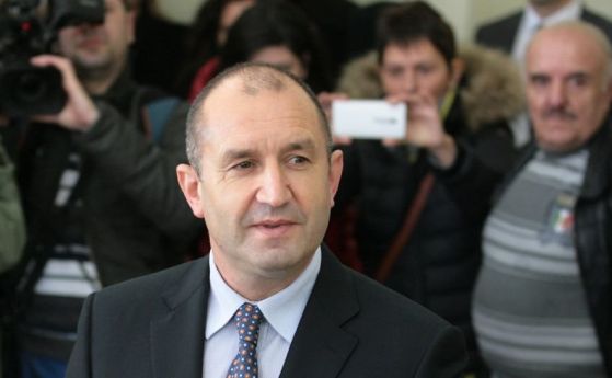 Радев: Партиите не броят колко хора умират всеки ден, а броят гласове