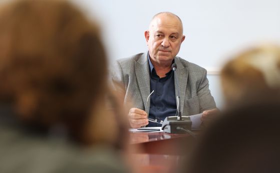 Зам.-здравният министър Златанов: Може и учителите да тестват учениците, ще го обсъдим