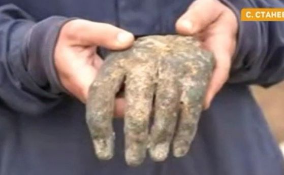 Позлатена ръка и част от императорска статуя са открити в ломско село