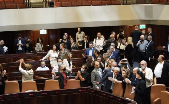 Израел има бюджет за пръв път от 3,5 г. Нетаняху гласува 'за' погрешка