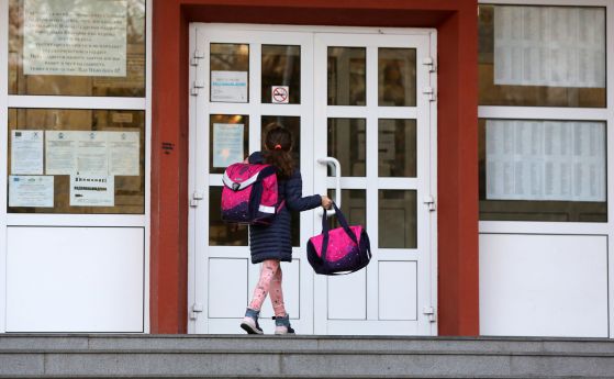 Само 2 деца с положителни проби от над 24 000 тествани в училищата в София