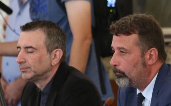 Сценаристите Ивайло Вълчев и Филип Станев няма да са депутати, четирима ги сменят в НС