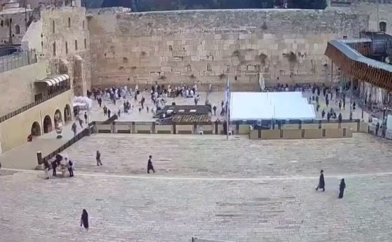 Един загинал и трима ранени при стрелба в Стария град на Йерусалим
