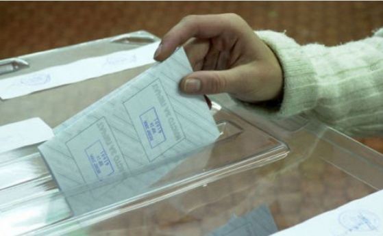 В 2 столични и 3 варненски секции днес гласуват с хартиени бюлетини