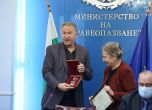 Проф. Кожухарова със златен медал от МЗ за заслуги в борбата с пандемията