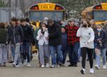 15-годишен застреля трима ученици и рани 8 души в училище в САЩ