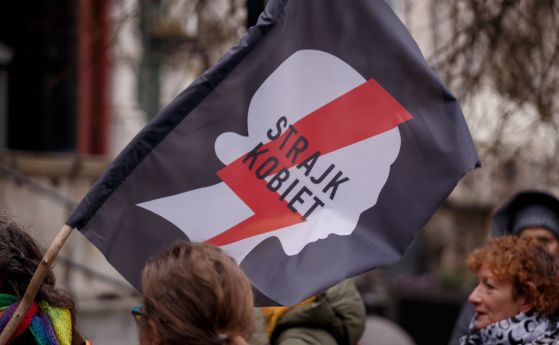 Жени отново на протест срещу забраната на абортите в Полша