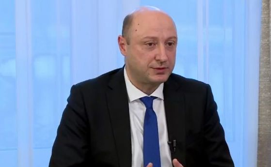 Финансовият министър: Ще заложим 10-12 милиарда лимит за нов дълг догодина (на живо)