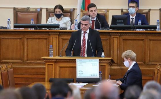 Премиерът Янев: Токът и газът ще са скъпи още 2-3 месеца