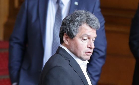 Тошко Йорданов: Няма да има нито един агент на ДС в екипа на МВнР